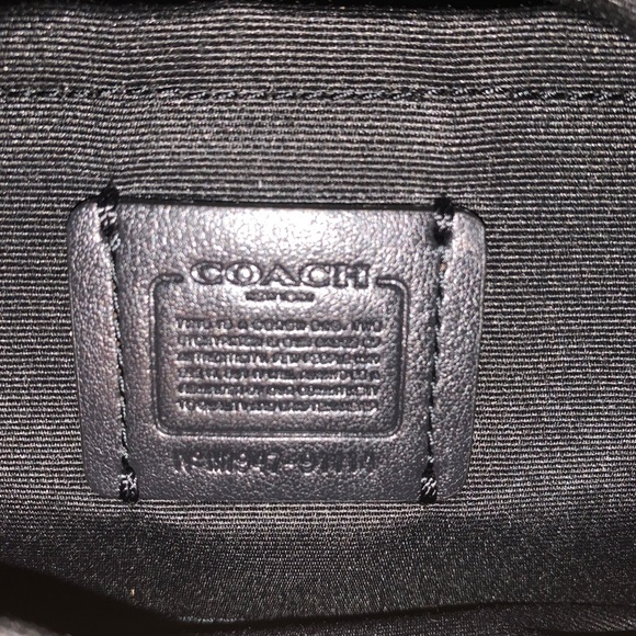 Coach Fannypack (adjustable) - Picture 4 of 8